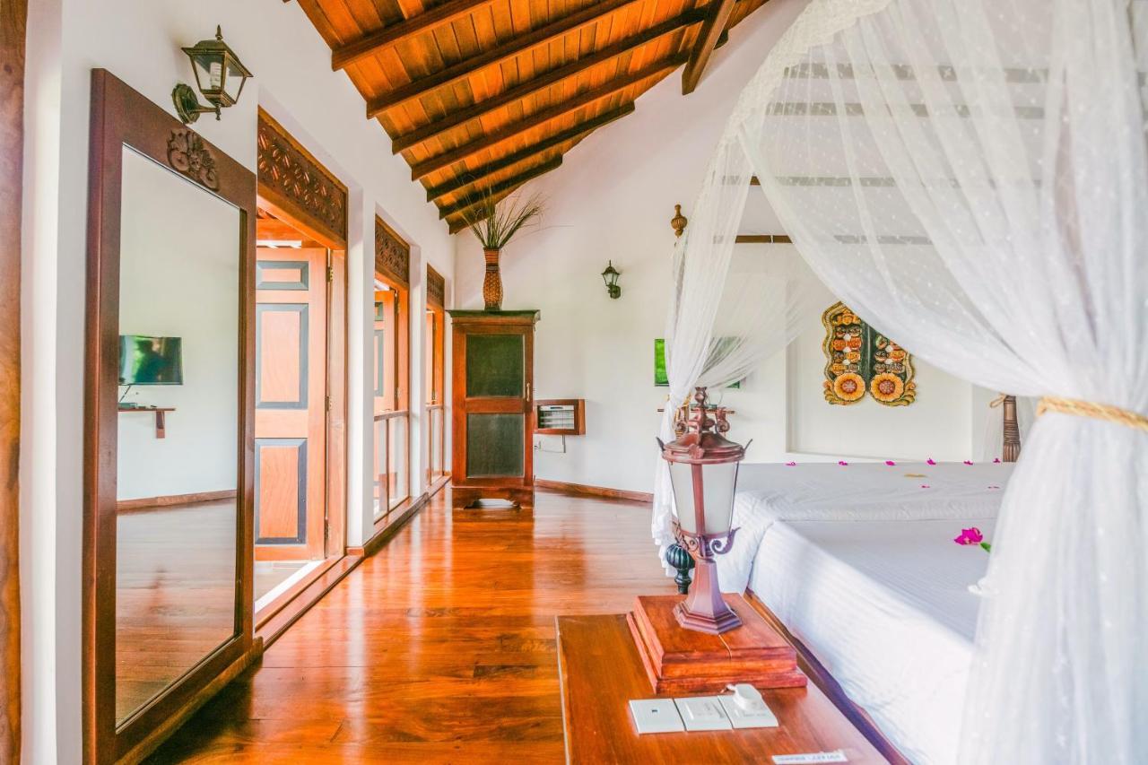 Waterland Hotel Negombo Exterior photo