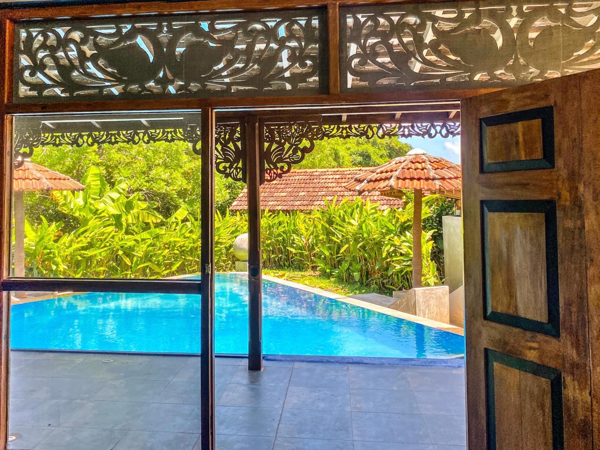 Waterland Hotel Negombo Exterior photo