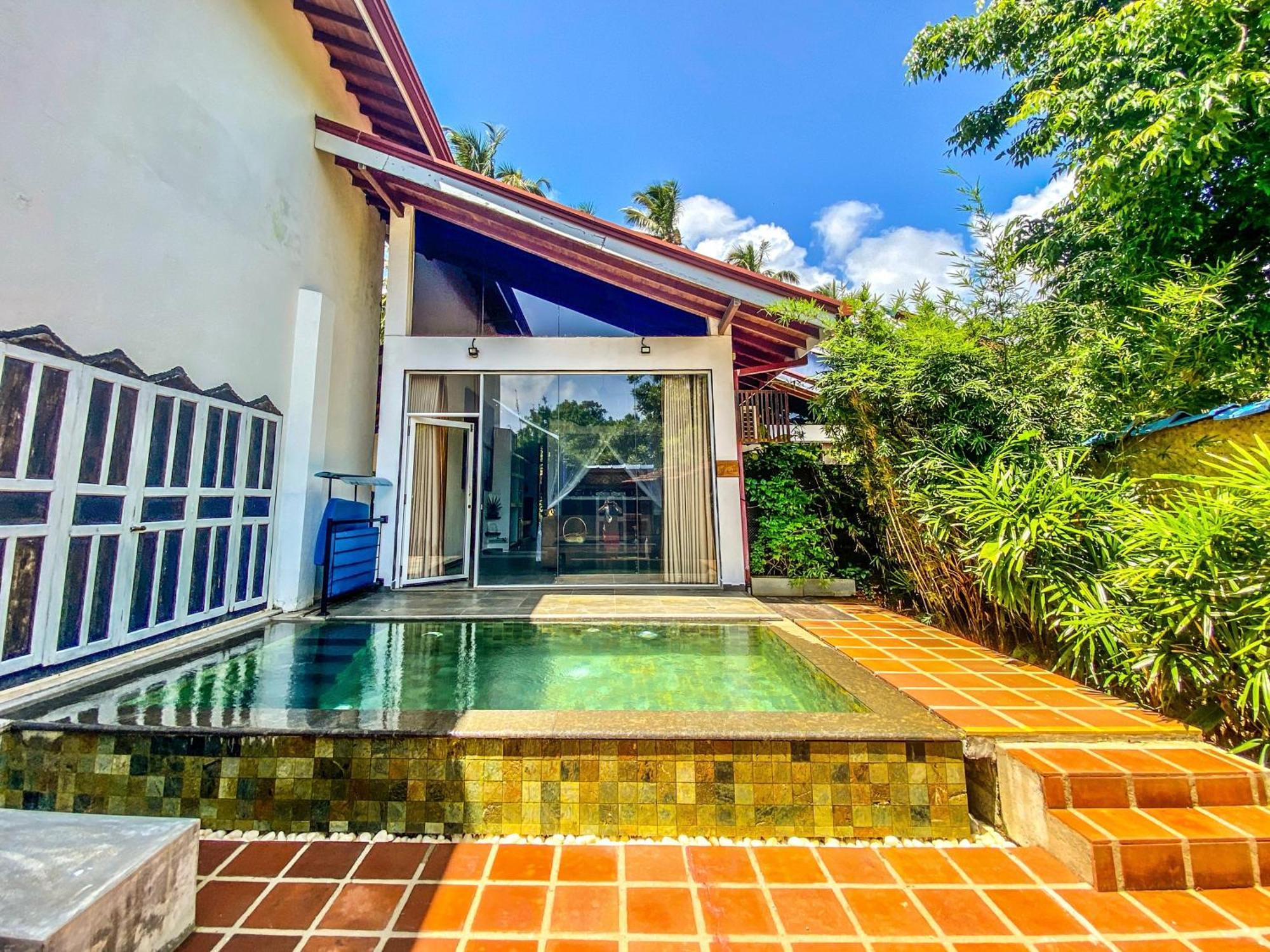 Waterland Hotel Negombo Exterior photo